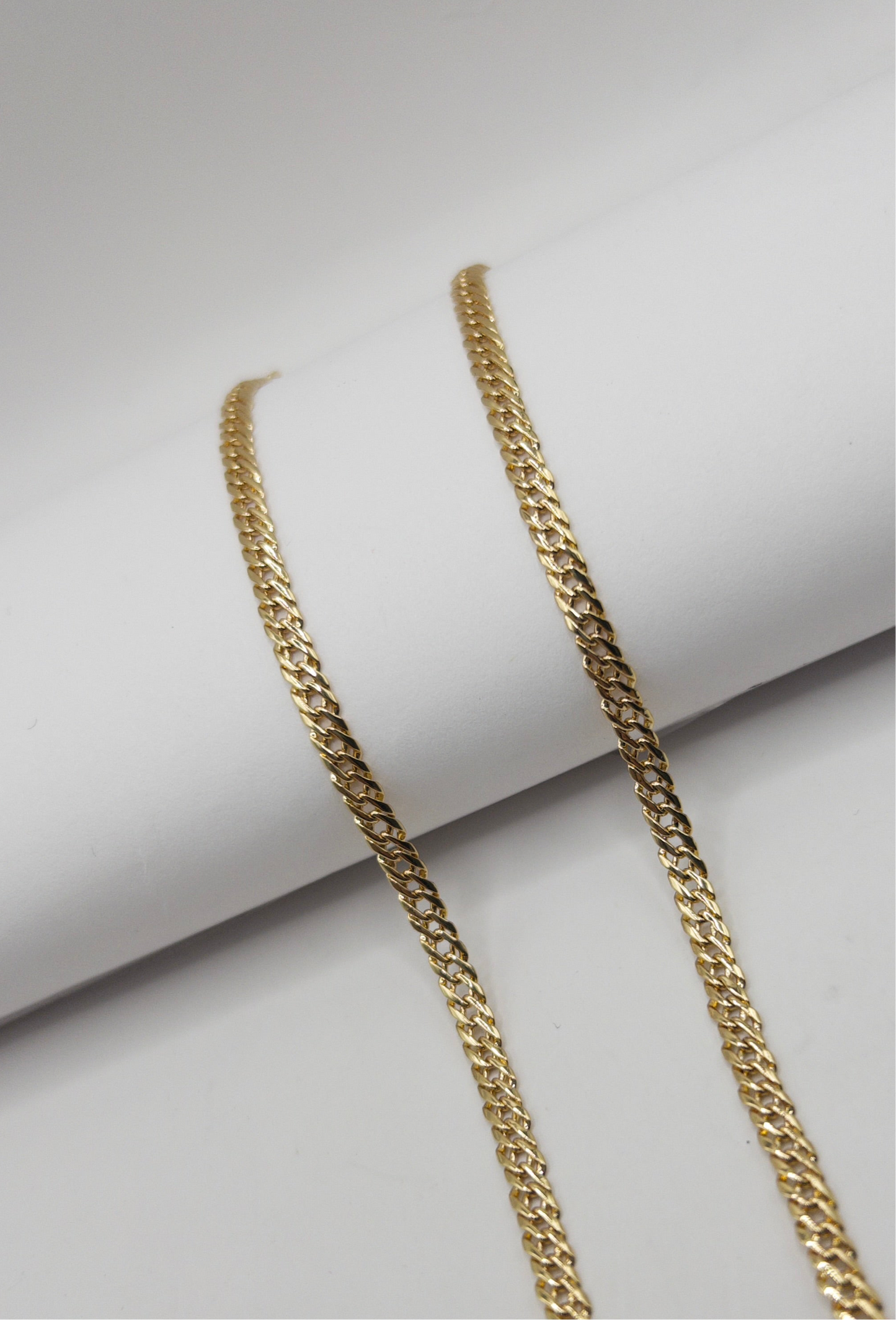 CADENA ENTRELAZADA HOMBRE ORO LAMINADO 18K