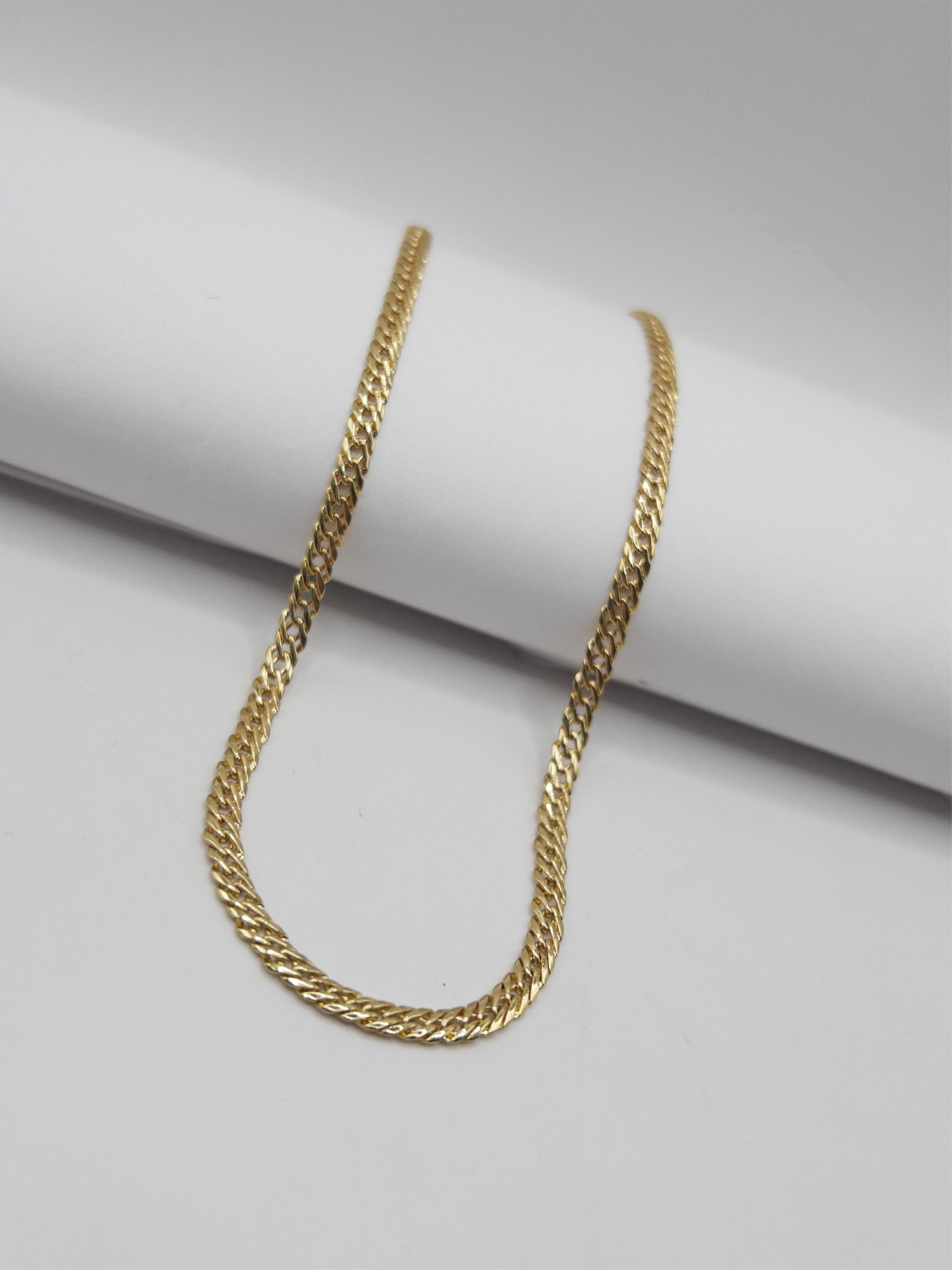 CADENA ENTRELAZADA HOMBRE ORO LAMINADO 18K